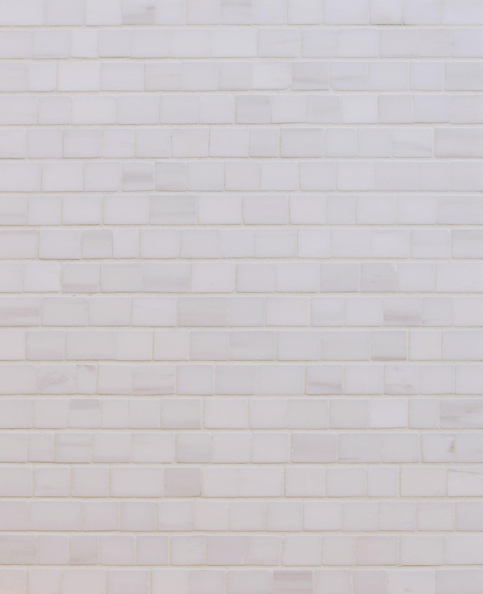 Glacier White Broken Joint Mini Honed Mosaic Mosaic 