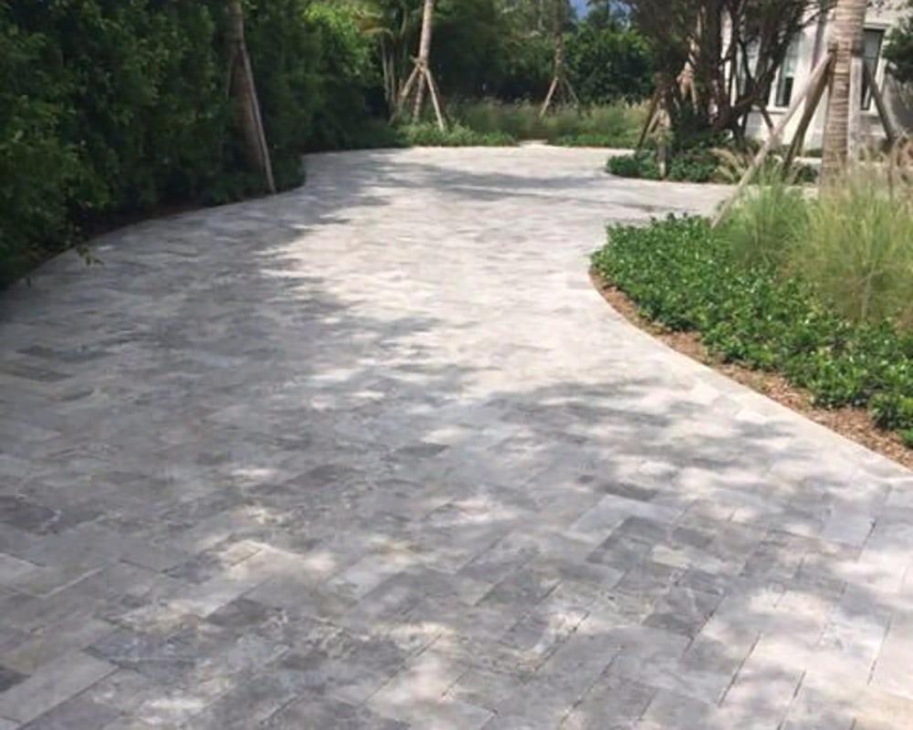 Ocean Grey Brushed and Chiseled 6&#39;&#39; x 12&#39;&#39;  x 1-1/4&#39;&#39; Paver Paver 